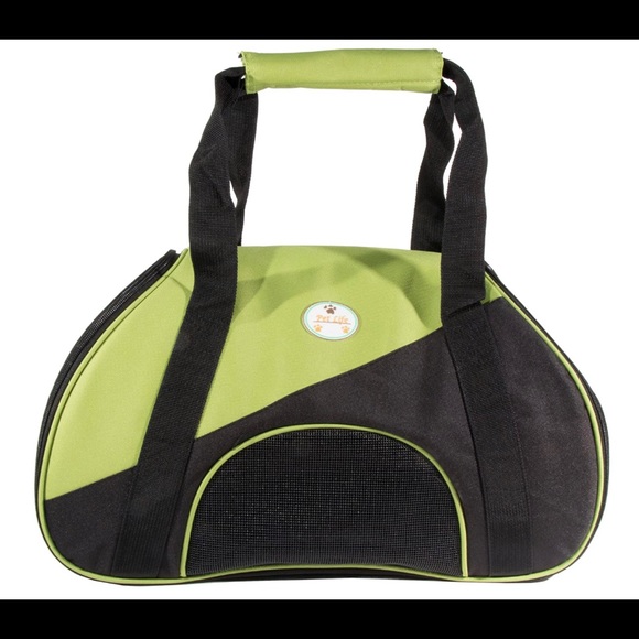 'Zip-N-Go' Contoured Pet Carrier, Airline Approved (COPY) - Picture 1 of 4